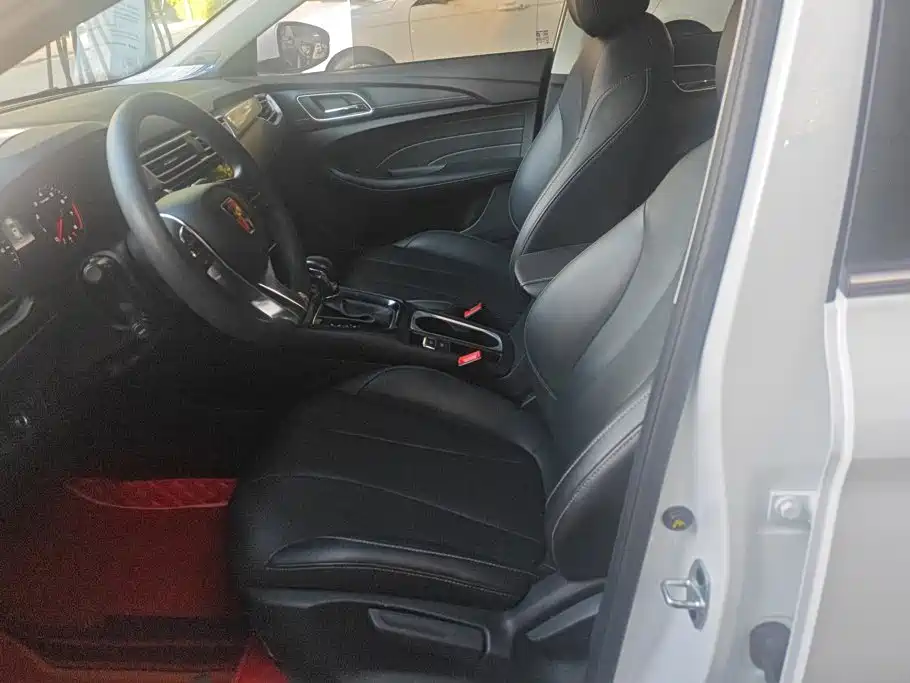 Roewe i5 2019 2019 1.5L Automatic 4G Connected LingHao Flagship Version