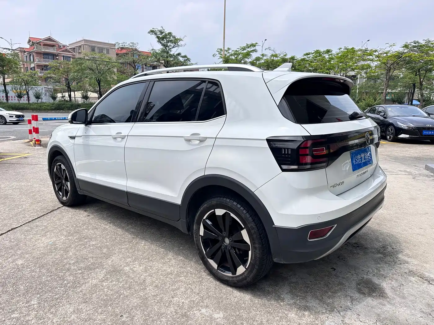 Volkswagen Tanying 2021 1.5L Automatic Smart Connect Edition фото 4