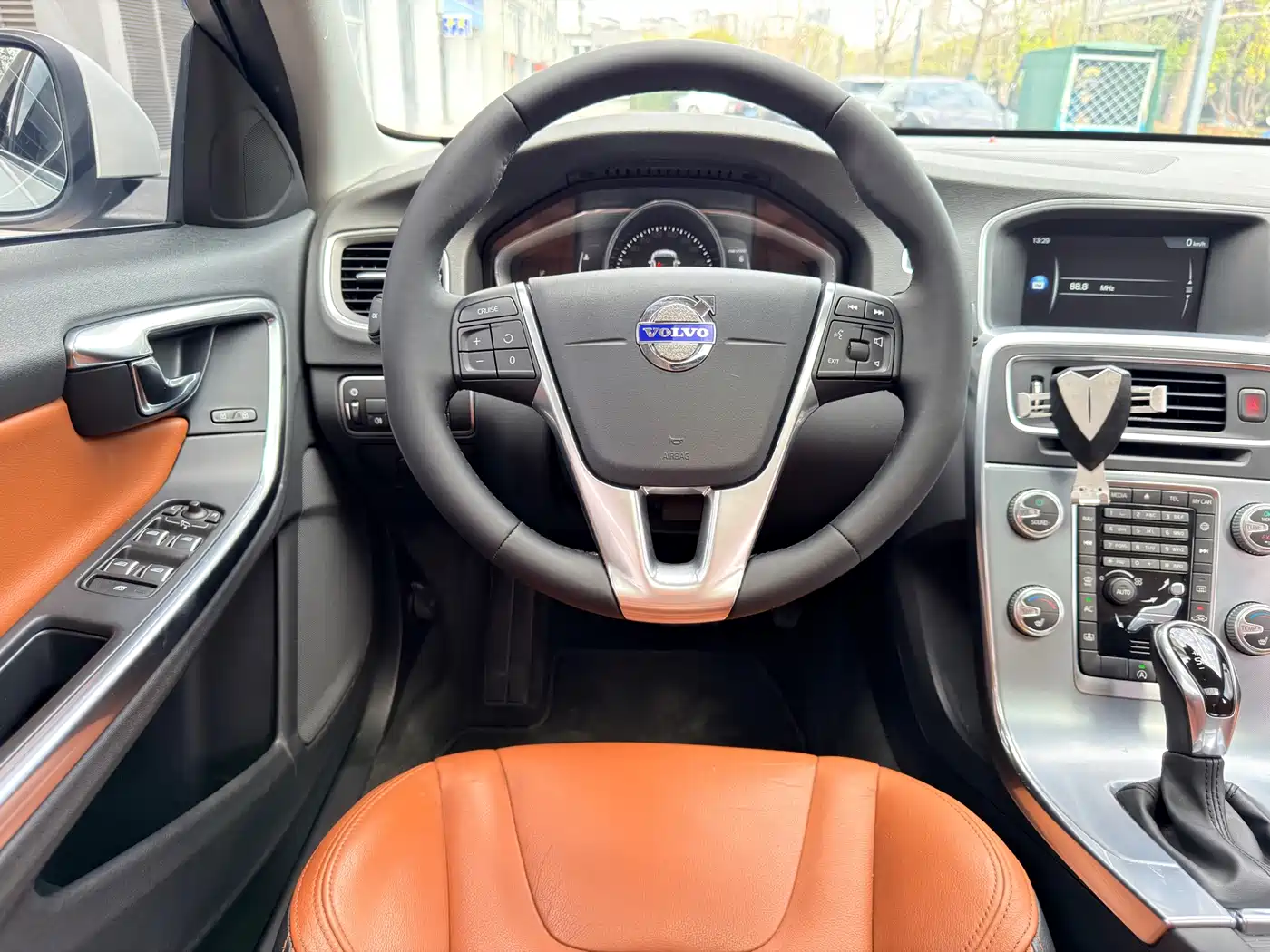 Photo 8 - Volvo S60