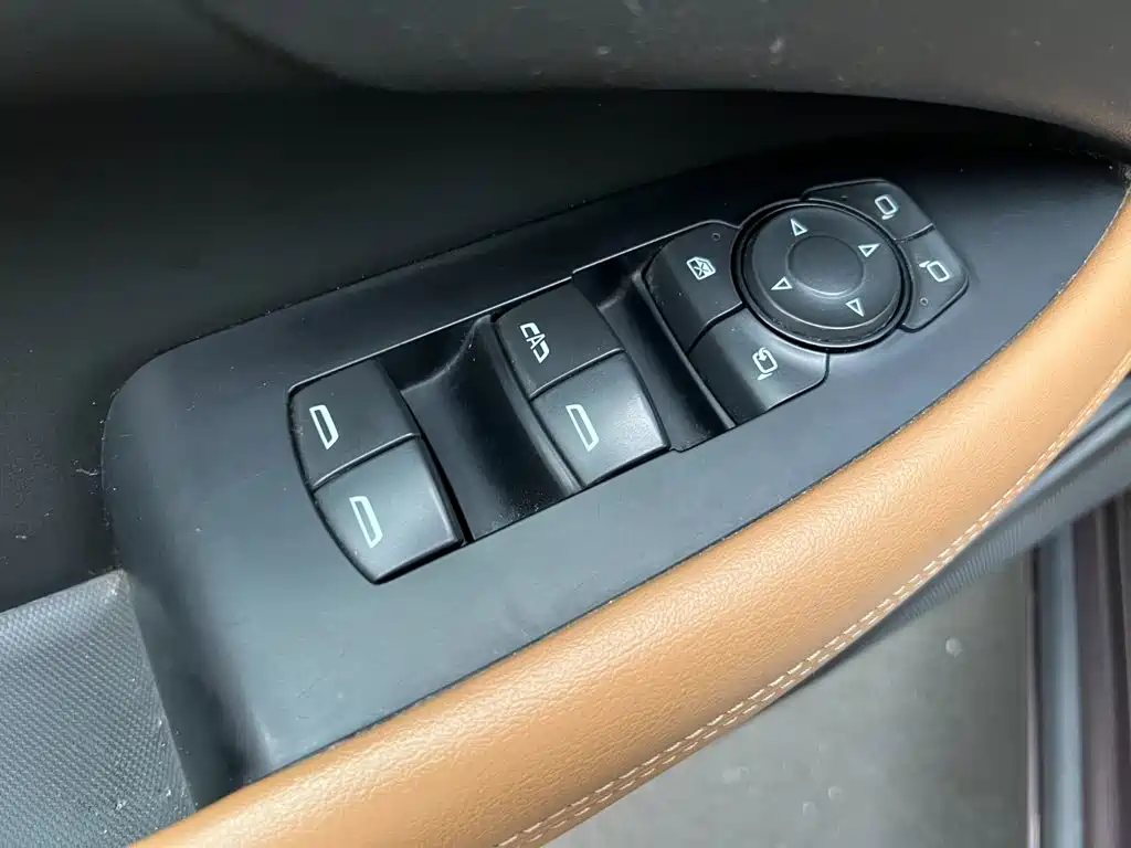 Photo 7 - Buick LaCrosse