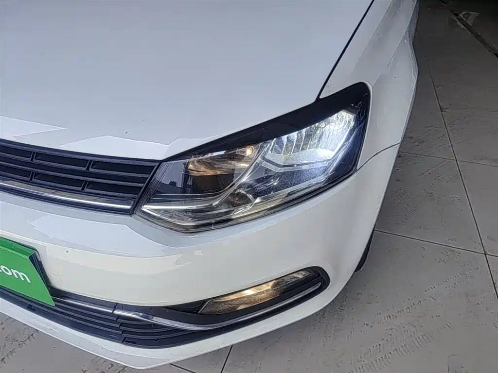 Volkswagen Polo 2014 1.6L Manual Comfort Edition фото 24