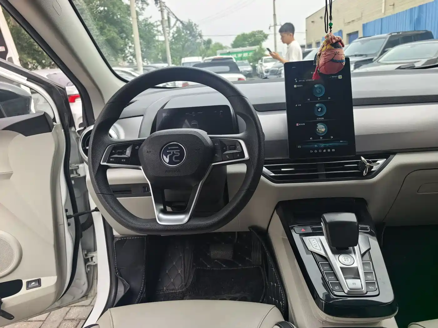 BYD Yuan Pro 2023 401KM Luxury фото 7