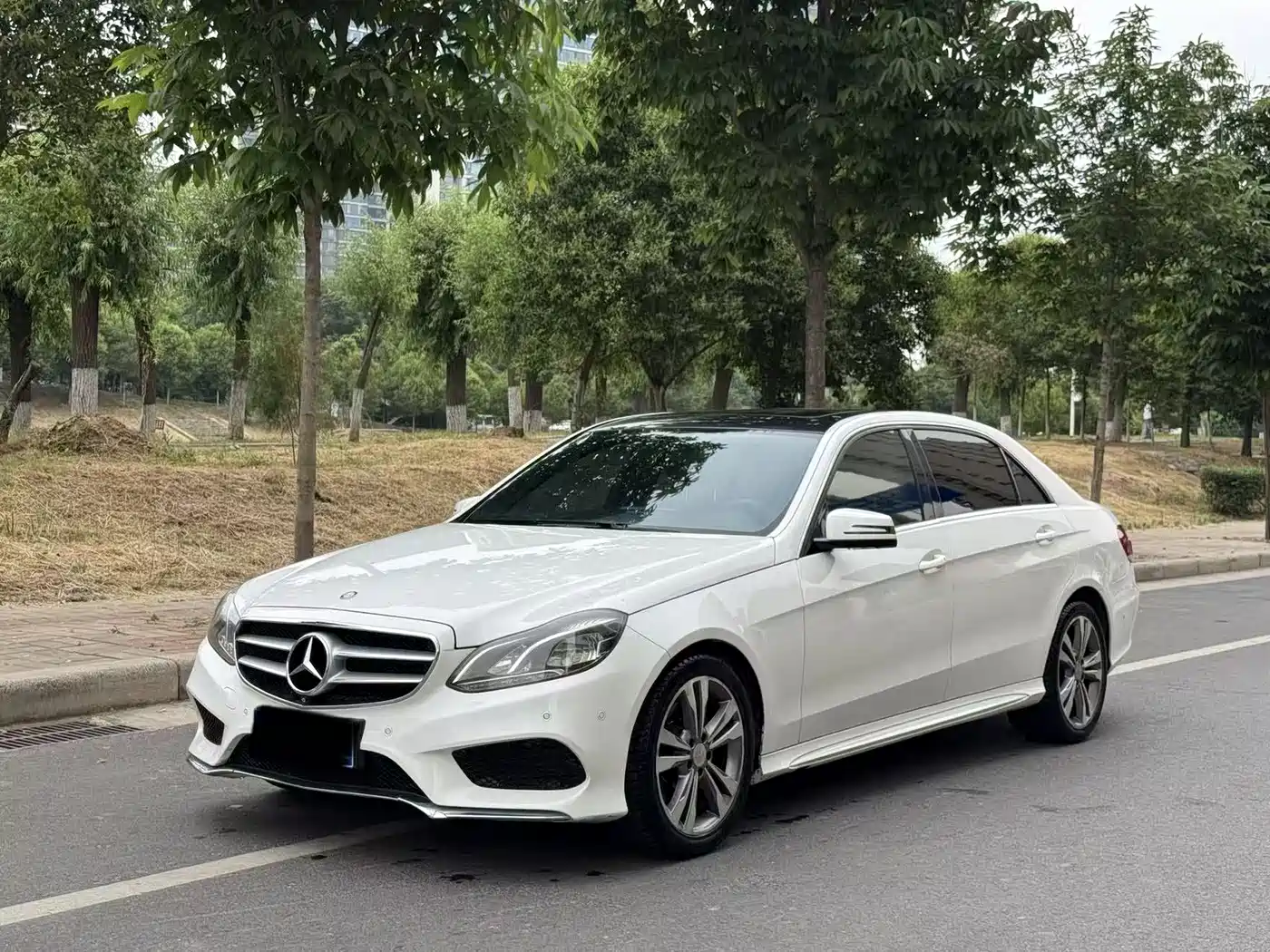 Mercedes-Benz E-Class 2015 Facelift E 260 L Sport фото 2