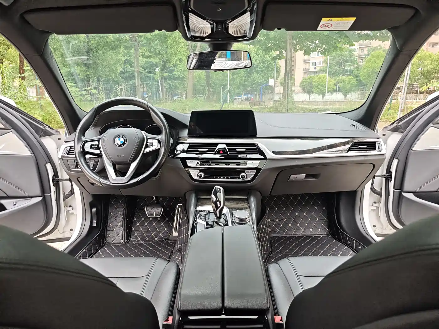 BMW 5 Series 2018 525Li M Sport Package фото 18