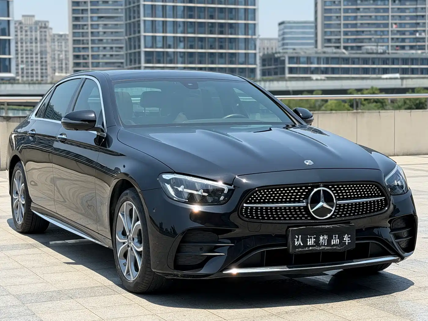 Mercedes-Benz E-Class 2021 E 300 L Sport Luxury Edition фото 3