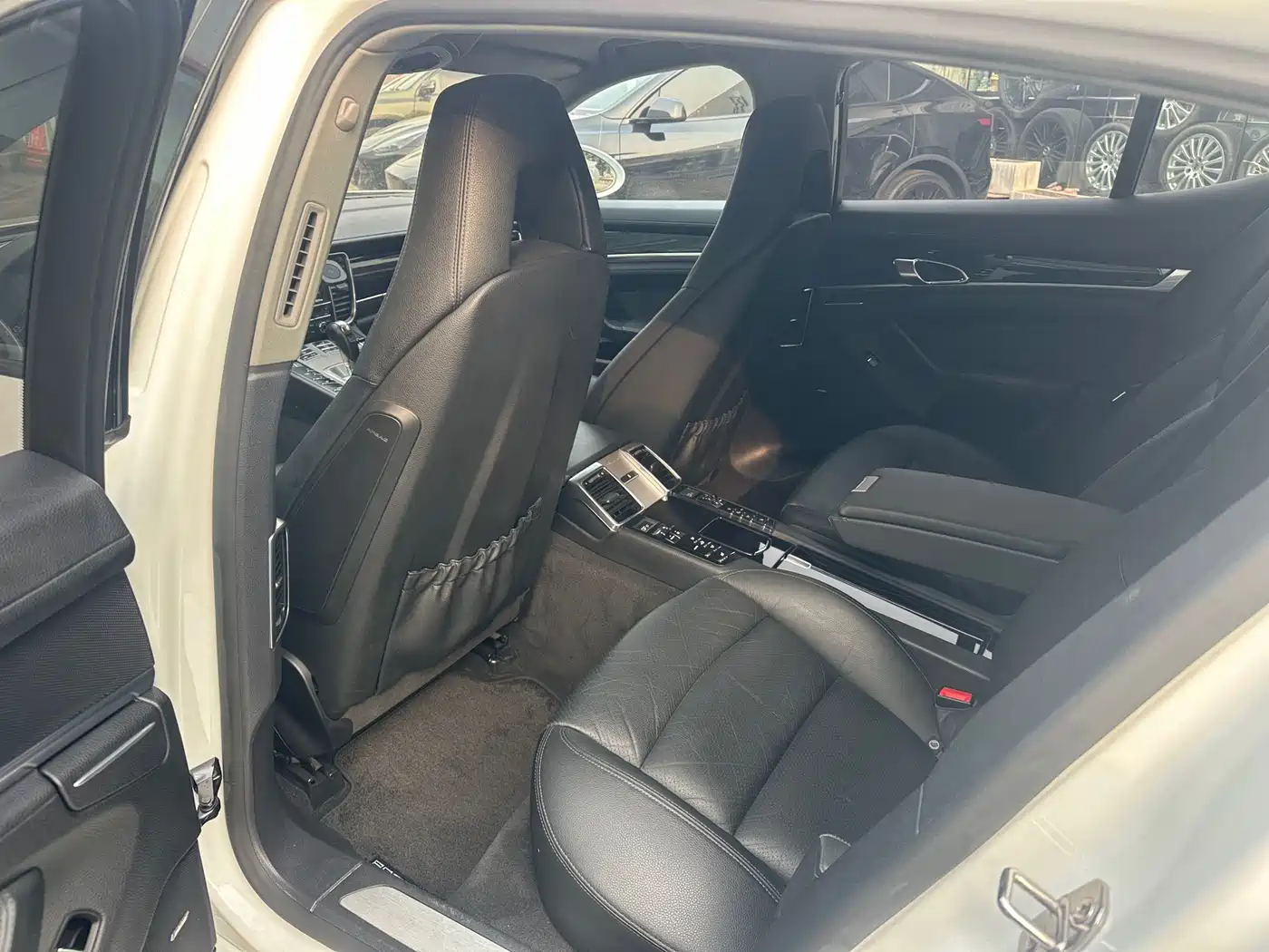 Porsche Panamera 2014 Panamera 4 3.0T фото 5