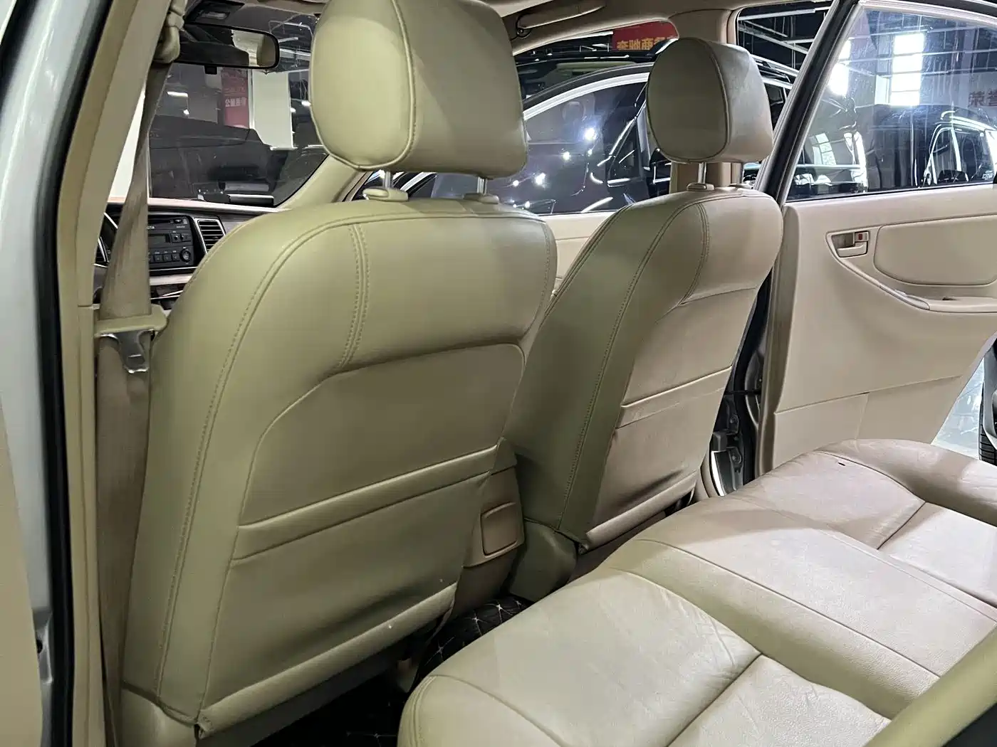 Toyota Corolla 2011 1.6L Automatic Luxury Edition фото 9