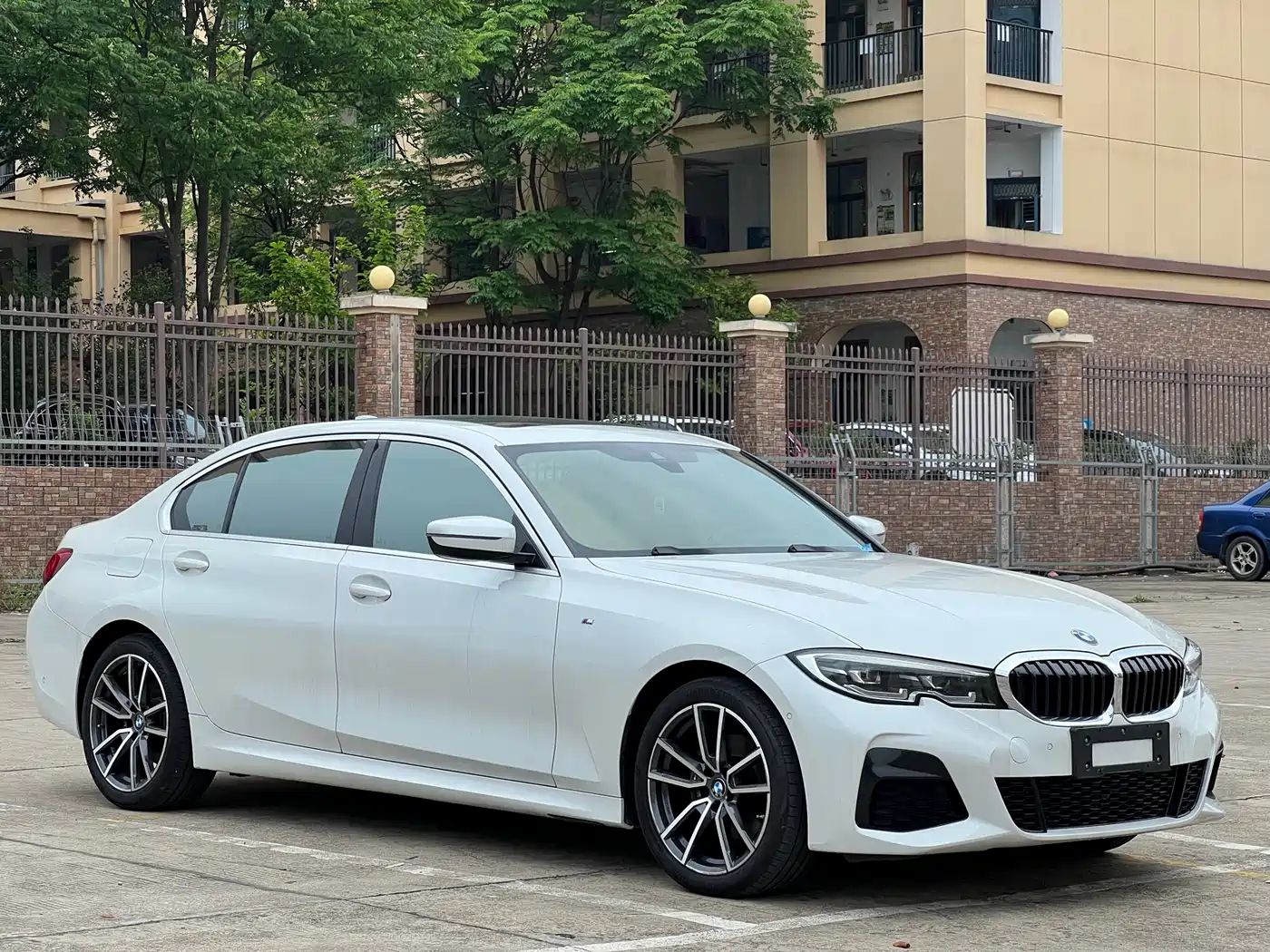 BMW 3 Series 2020 325Li M Sport Package фото 3