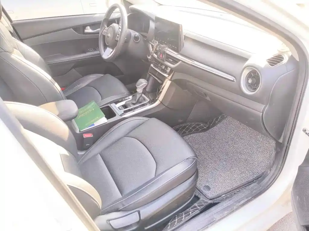Photo 13 - Kia K3