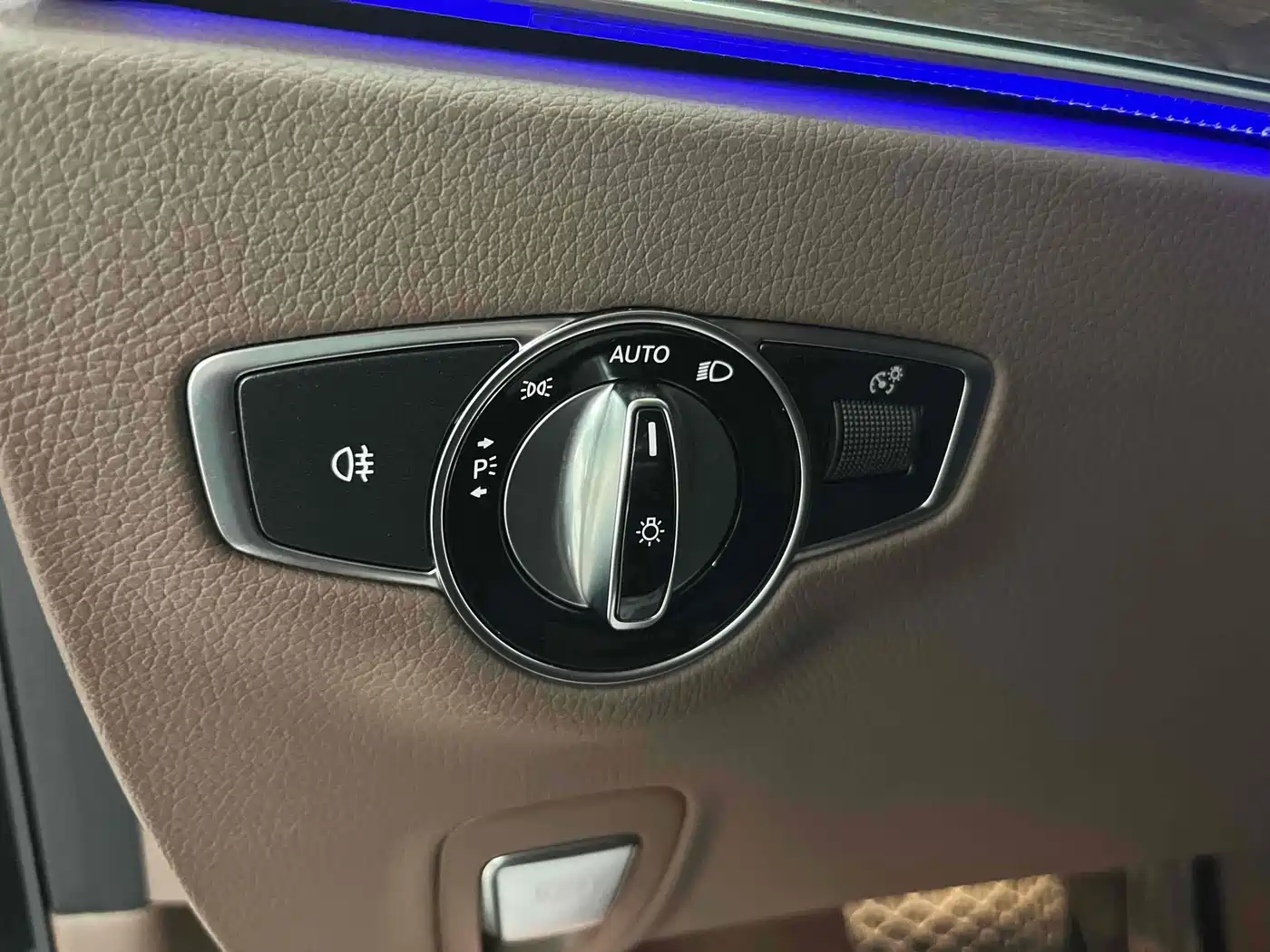 Mercedes-Benz E-Class 2019 E 300 L Luxury фото 25