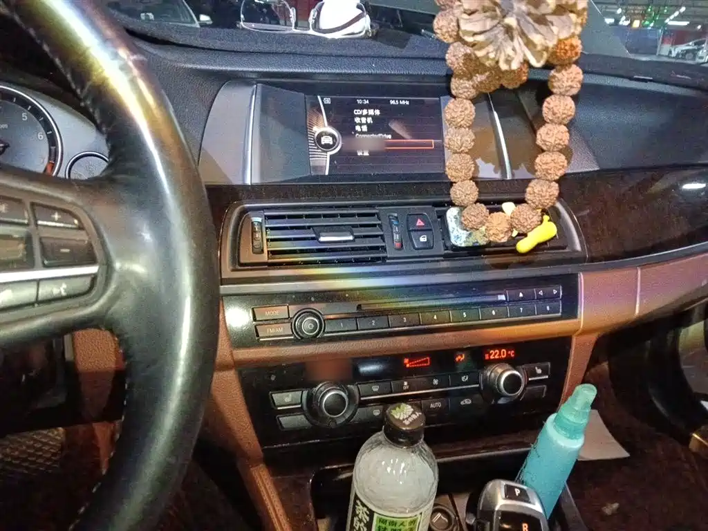 BMW 5 Series 2014 525Li Leading фото 6