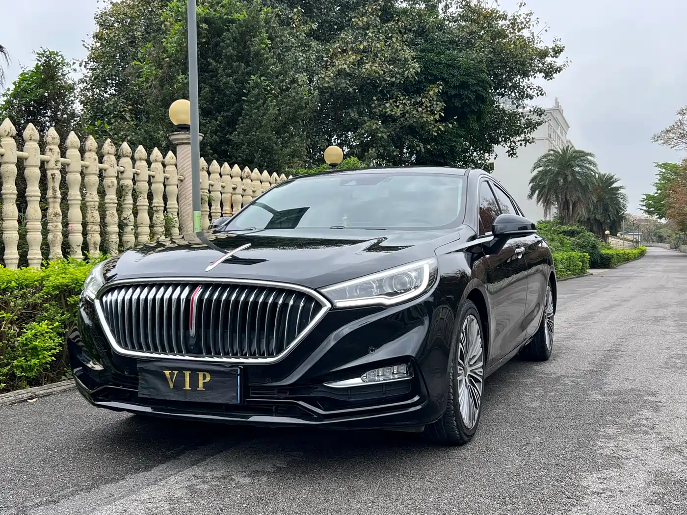 Hongqi H5 2022 Classic 1.8T Auto Smart Connect Flagship Comfort Edition