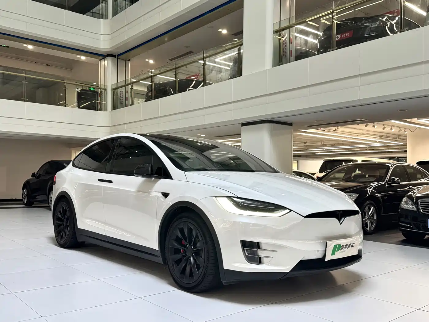 TESLA MODEL X