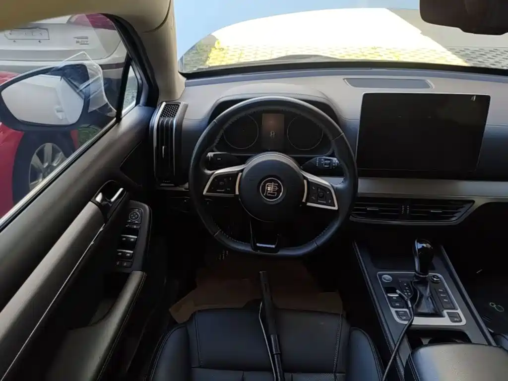 BYD Tang 2019 2019 2.0T Automatic Smart Connect Luxury 5-seater China VI