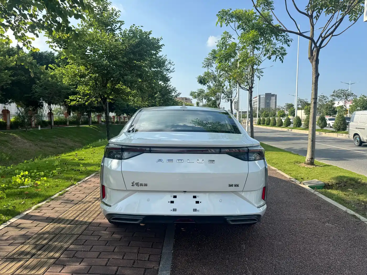 Фото 17 - Dongfeng Aeolus Yixuan