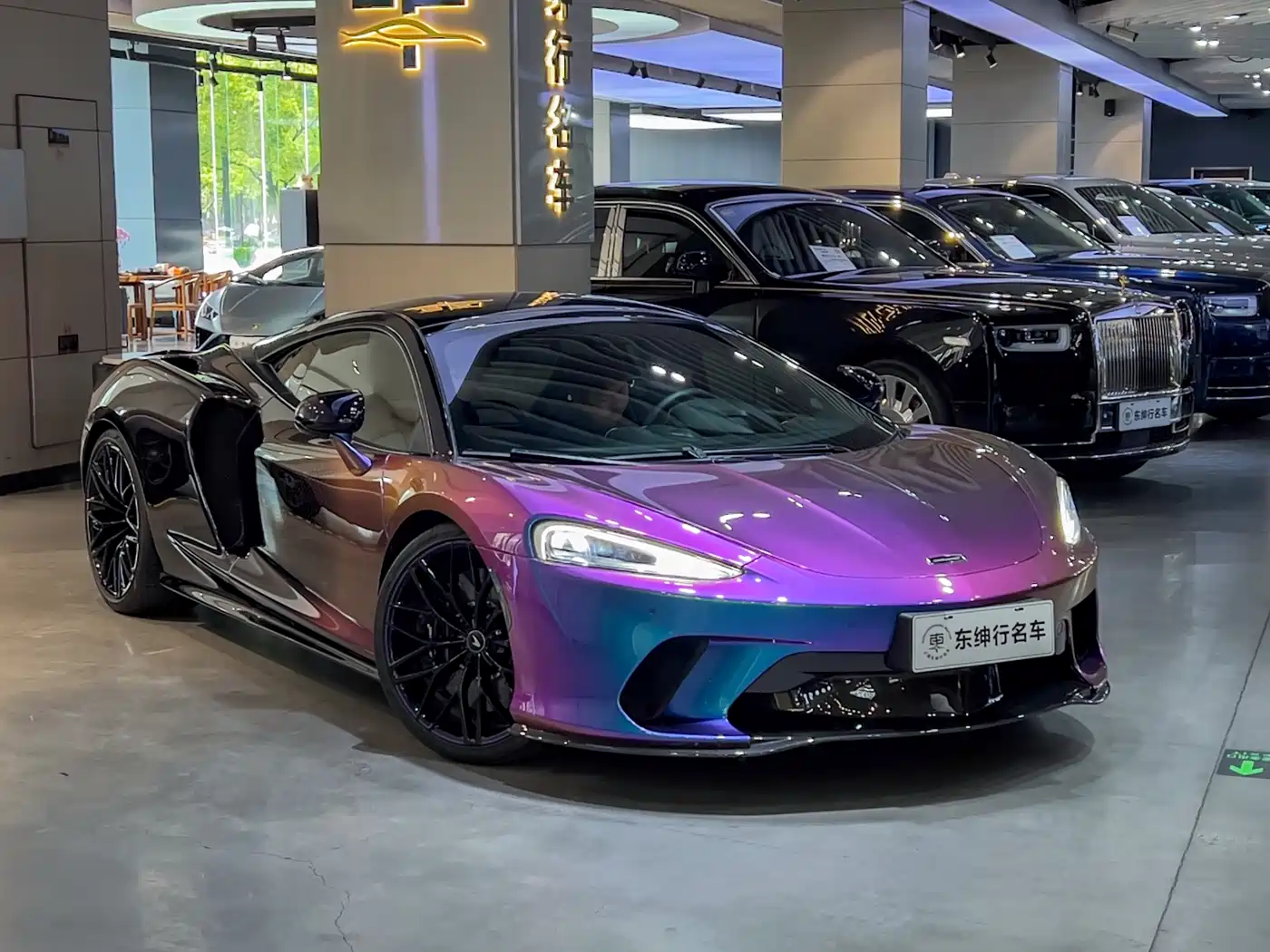 MCLAREN GT
