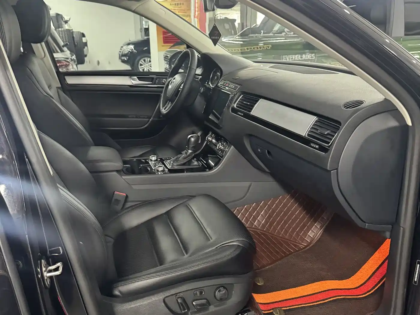 Volkswagen Touareg 2017 3.0TSI Explorer Edition фото 18