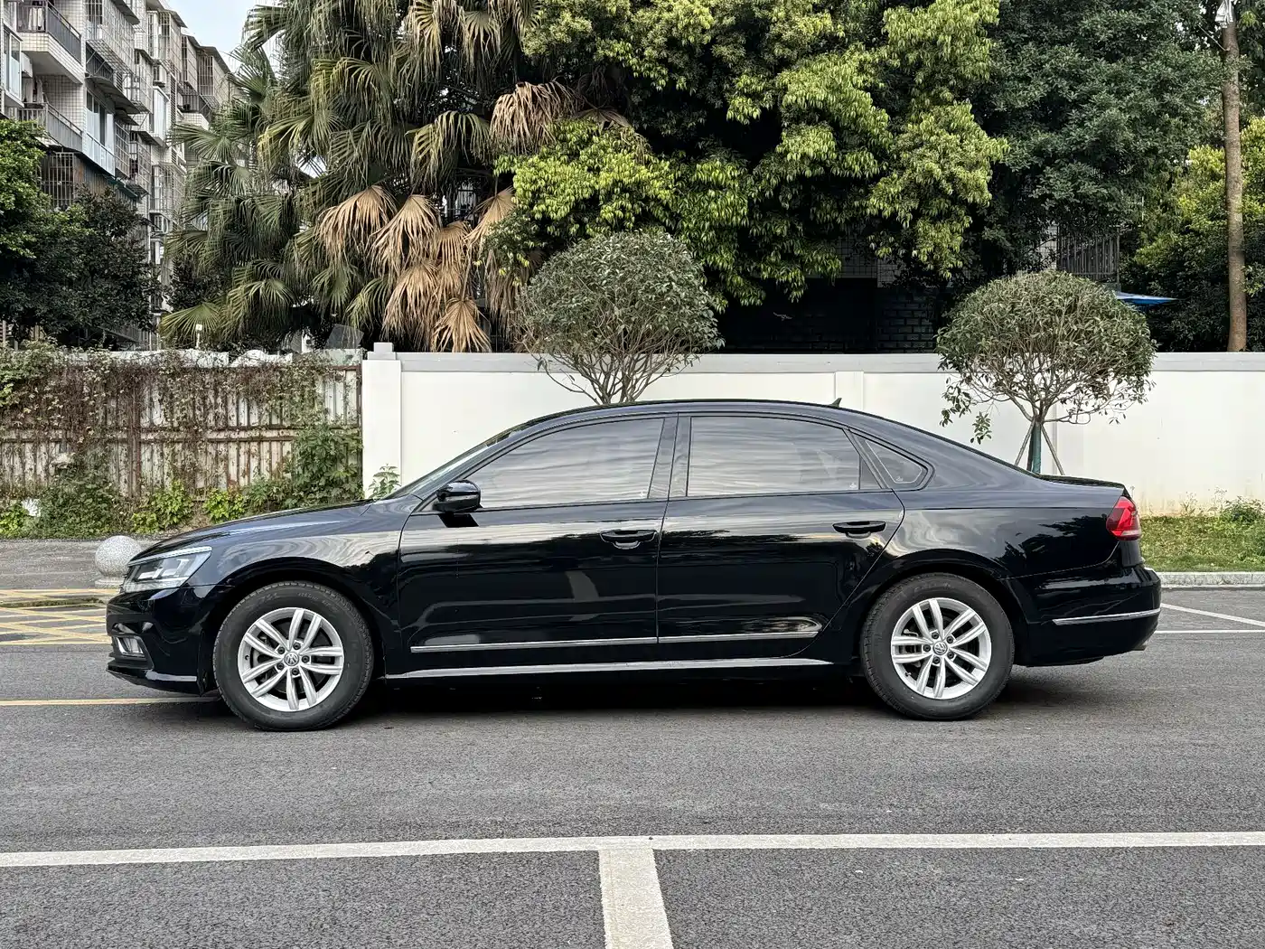 Volkswagen Passat 2017 280TSI DSG Elegance фото 3