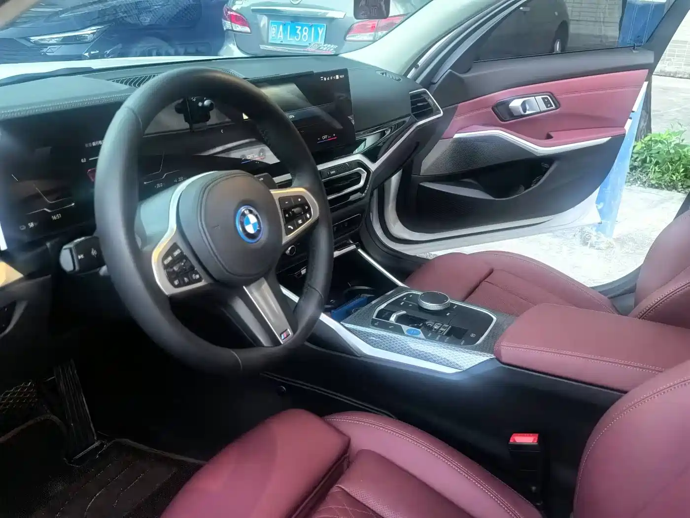 BMW i3 2022 eDrive 35 L фото 6