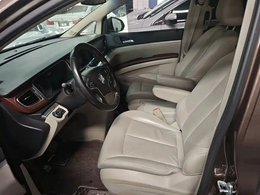 Buick GL8 2018 28T Premium Model China VI фото 15