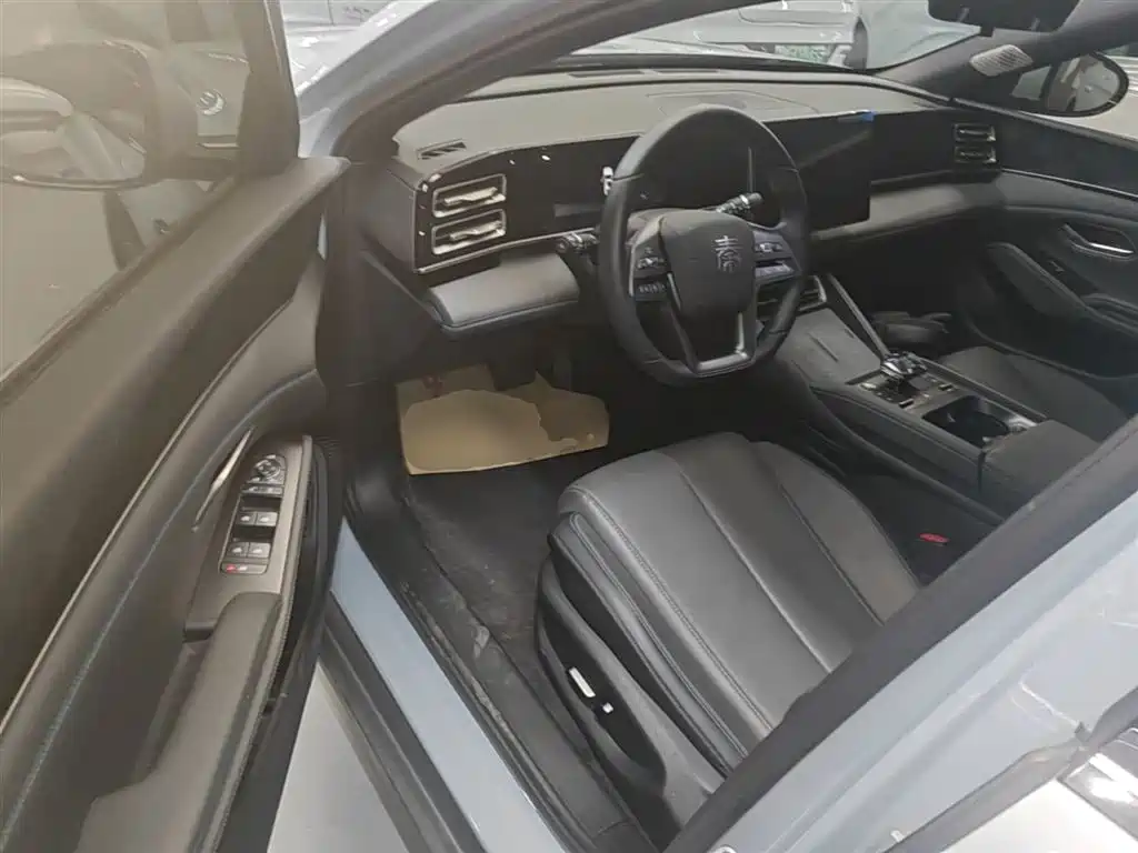 BYD Qin L 2025 DM-i Smart Drive Edition 120KM Surpassing фото 16