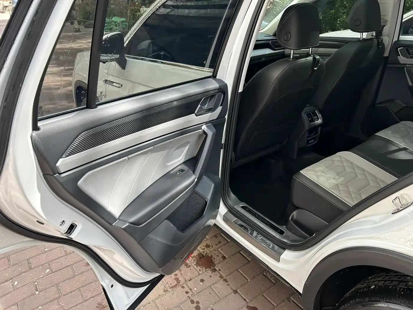 Volkswagen Tayron 2023 330TSI 2WD Luxury Plus Advanced Edition фото 14