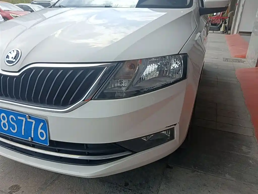 Škoda Skoda Rapid Spaceback 2018 1.6L Automatic Comfort фото 24