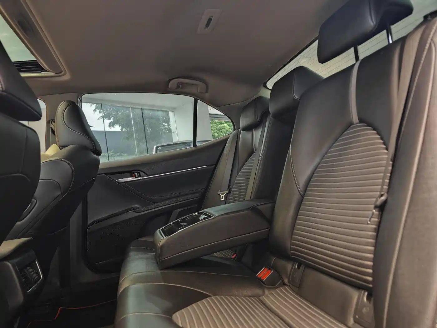 Toyota Camry 2022 2.0S Knight Edition фото 22