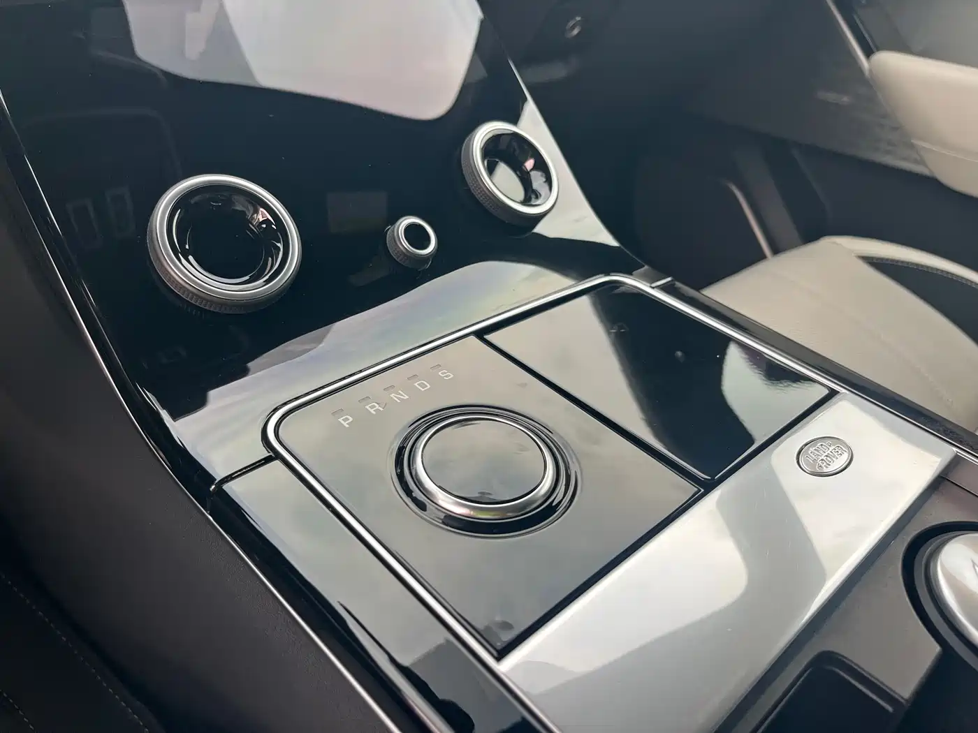 Land Rover Range Rover Velar 2017 P380 R-DYNAMIC SE фото 11