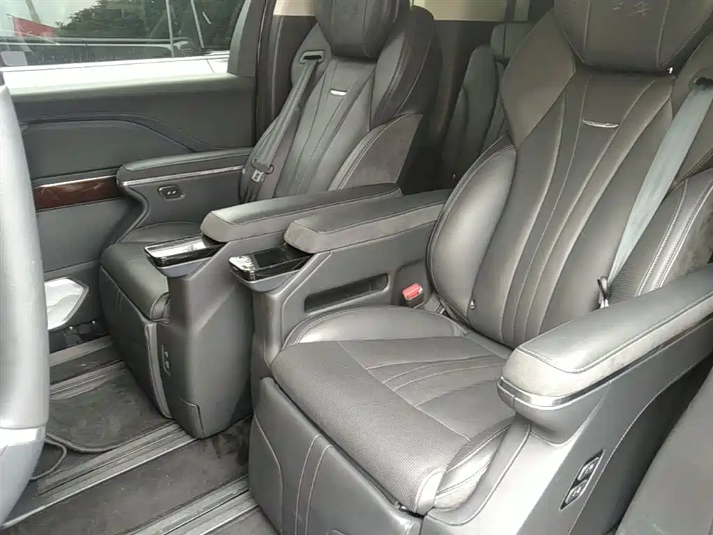 Hongqi HQ9 PHEV 2024 Model 2.0T AWD Luxury Edition фото 17
