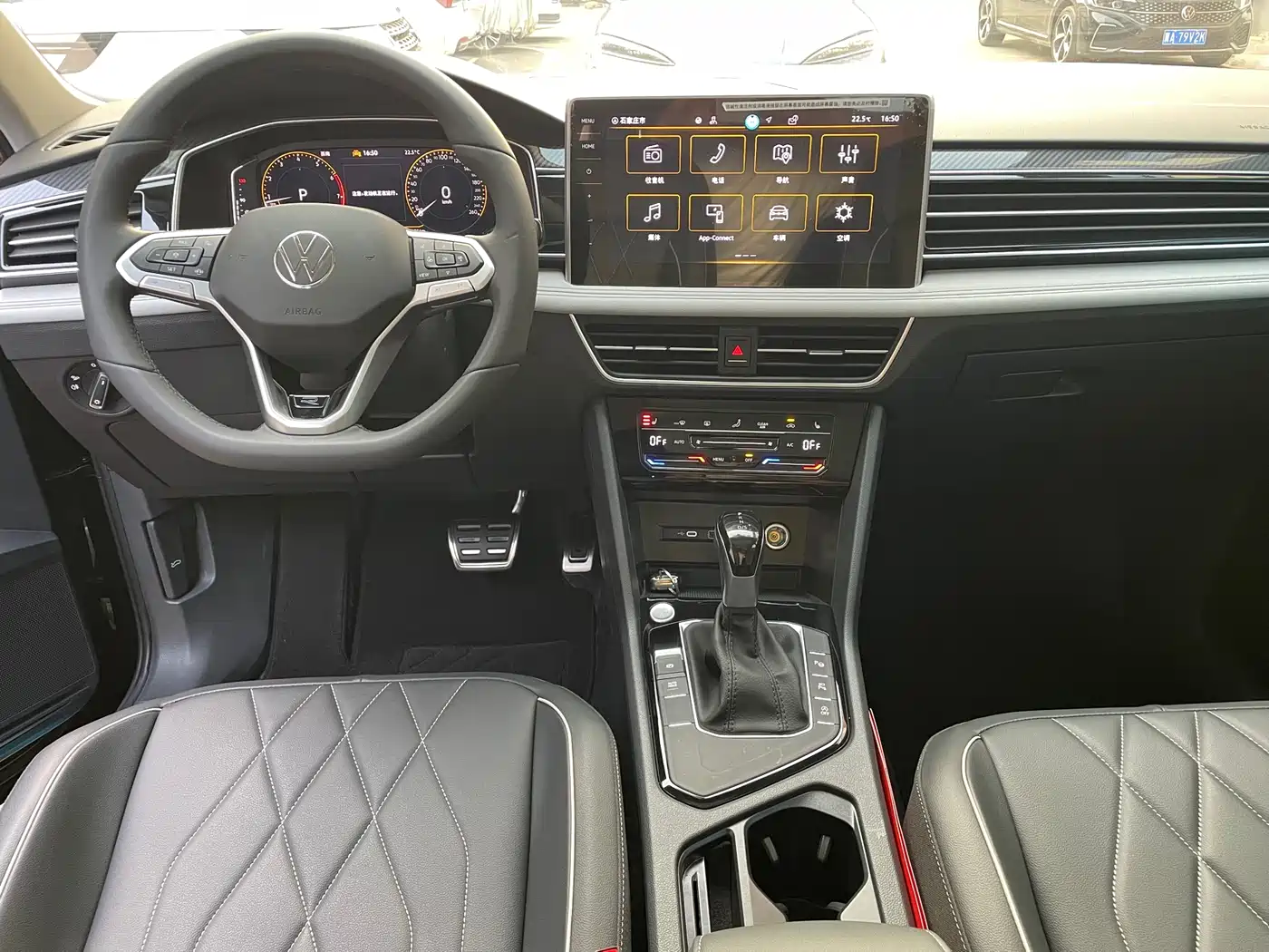 Volkswagen Tiguan L 2024 Outstanding 330TSI Auto 2WD R-Line Dragon Glory Edition фото 5