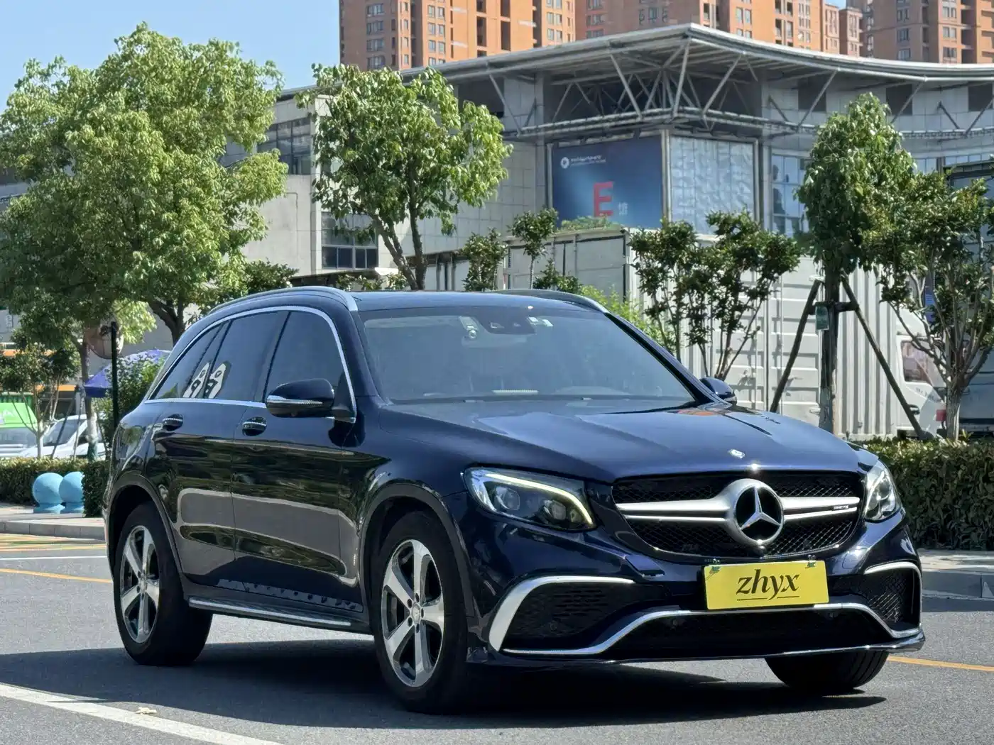 Mercedes-Benz GLC 2016 GLC 300 4MATIC Dynamic фото 3