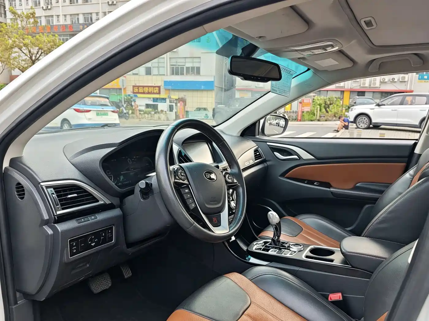 BYD Qin New Energy 2015 1.5T Double Champion Flagship Plus фото 9