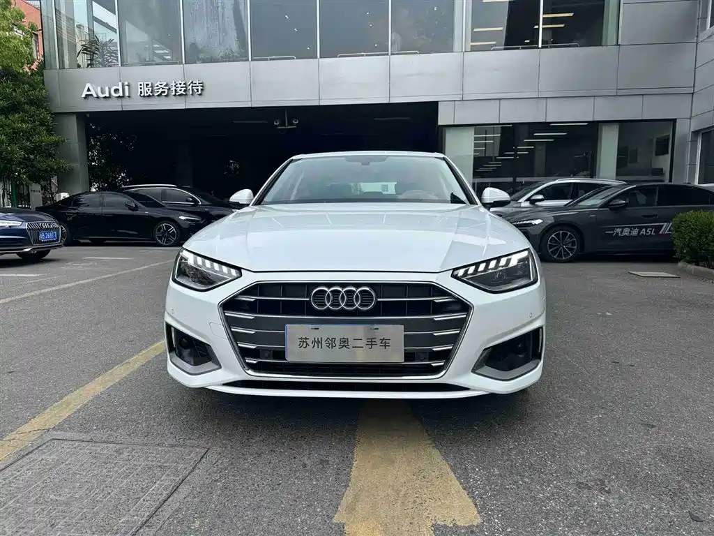 Audi A4L 2020 40 TFSI Luxury Elegance фото 2