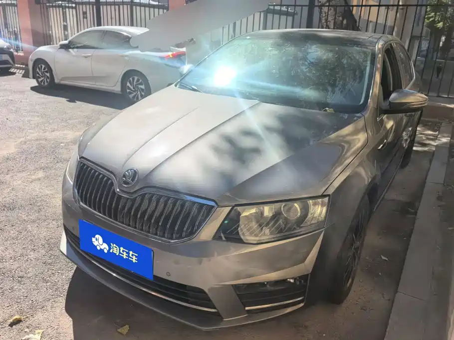Фото 1 - Škoda Octavia