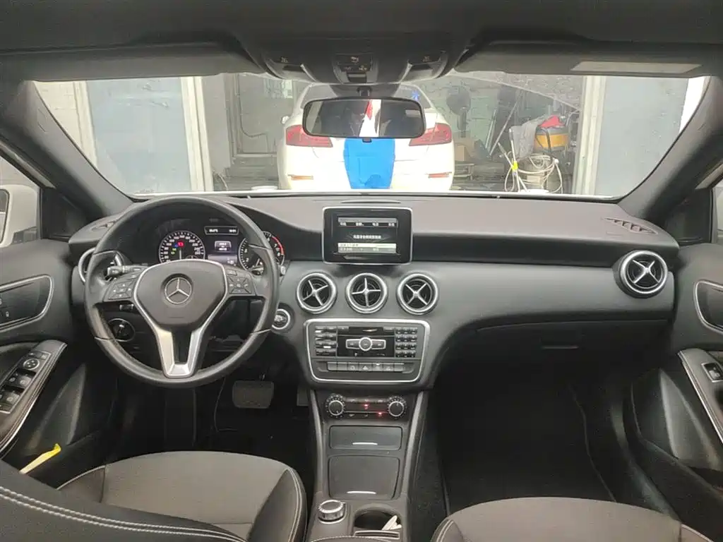 Mercedes-Benz A-Class (Import) 2015 A 180 фото 10