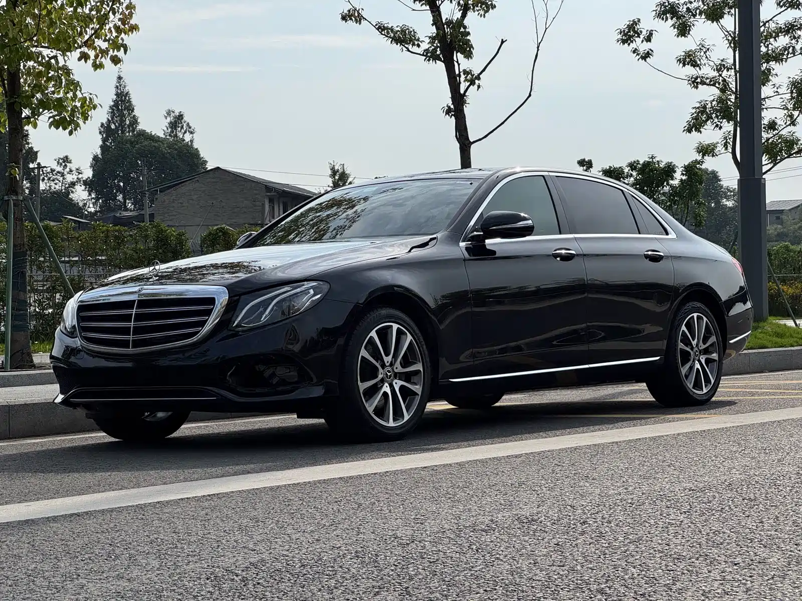 Фото 1 - Mercedes-Benz E-Class