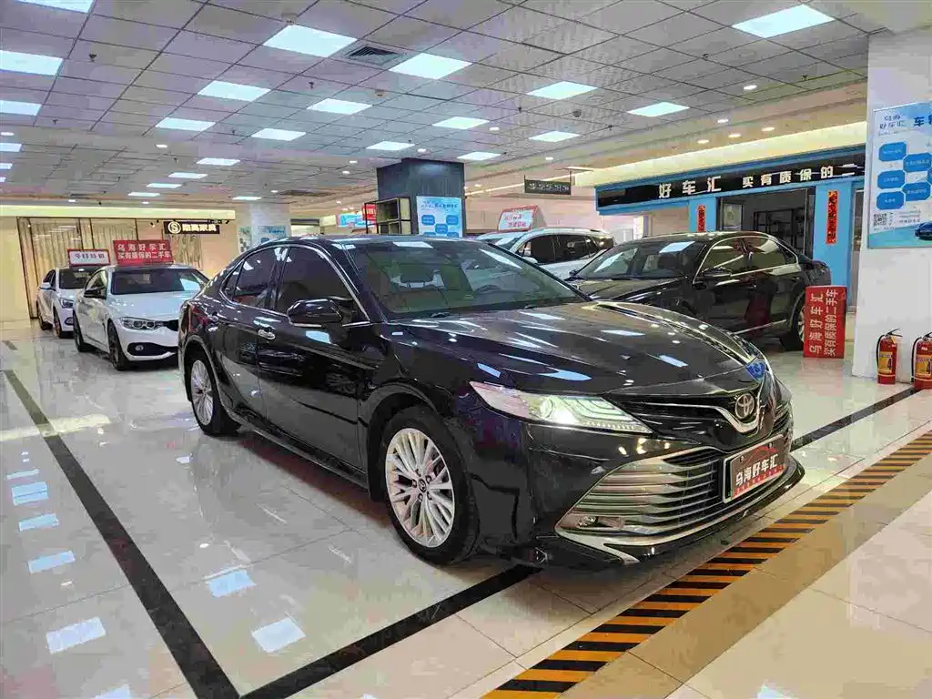 Toyota Camry 2018 2.5G Luxury Edition фото 12
