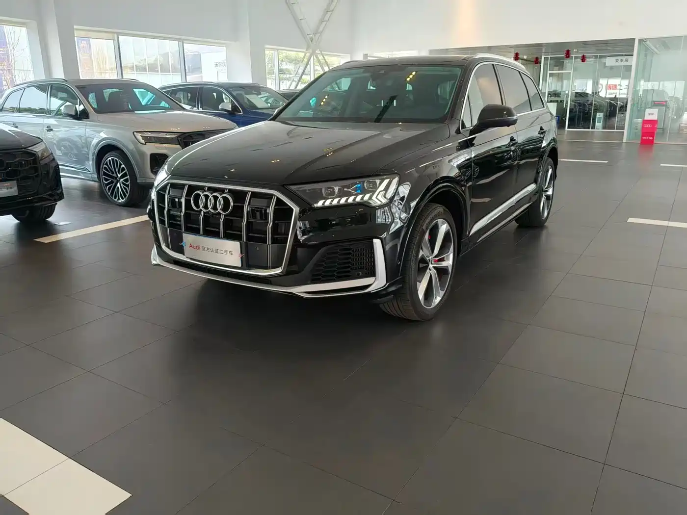 Audi Q7 2023 55 TFSI quattro S Premium
