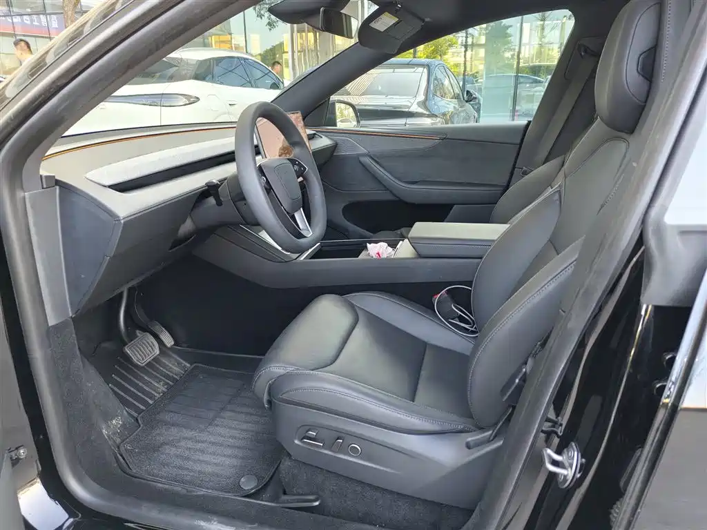 Tesla Model Y L 2025 2025 Facelift Long Range AWD