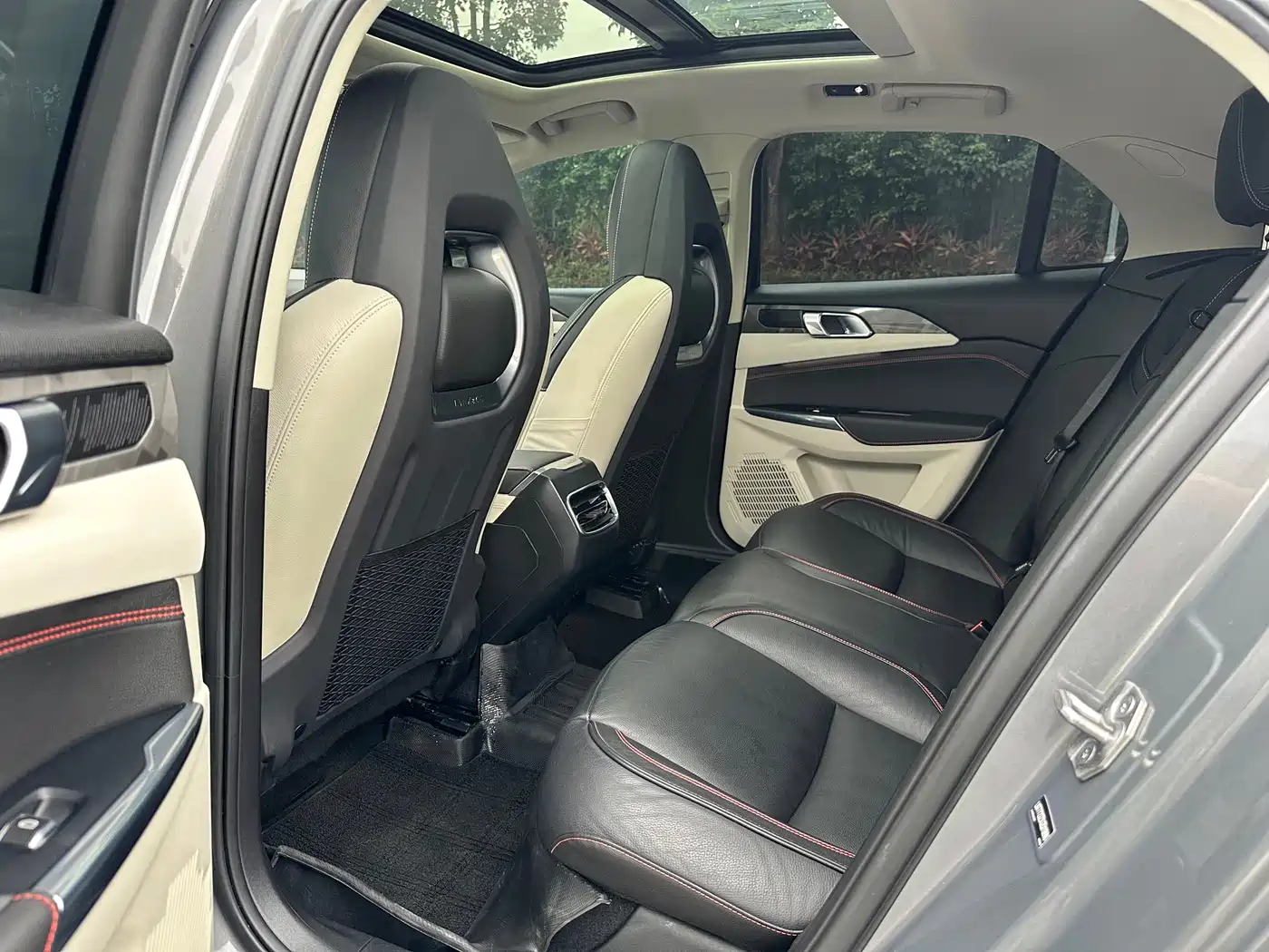 Lynk & Co 02 2018 Model 1.5T DCT 2WD Yao Pro Edition China V фото 9
