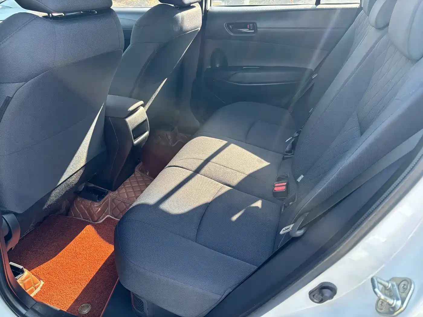 Toyota Corolla Cross 2024 2.0L Smart Hybrid Dual Engine Pioneer Edition фото 9