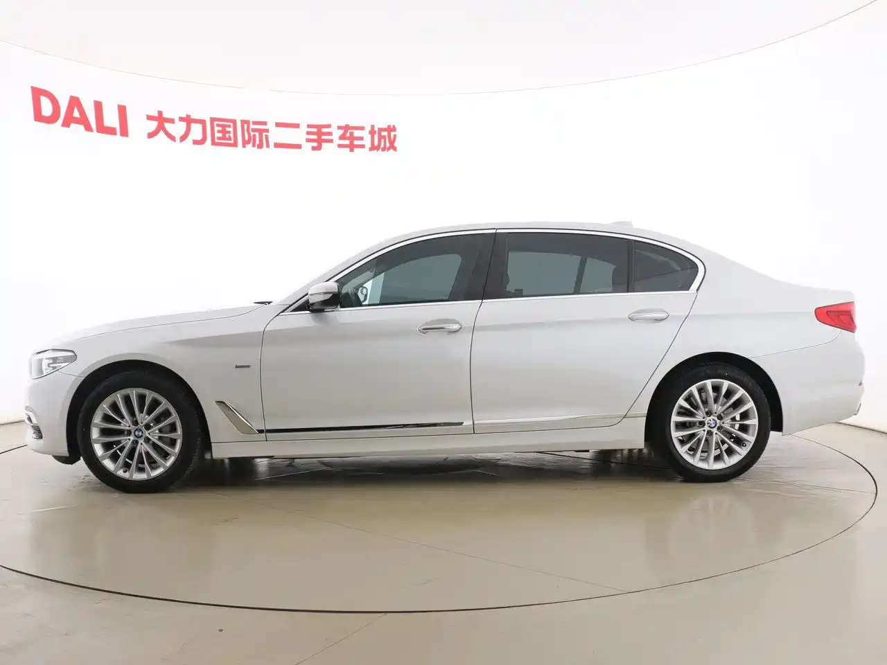 BMW 5 Series 2018 Facelift 530Li xDrive Luxury Package фото 4