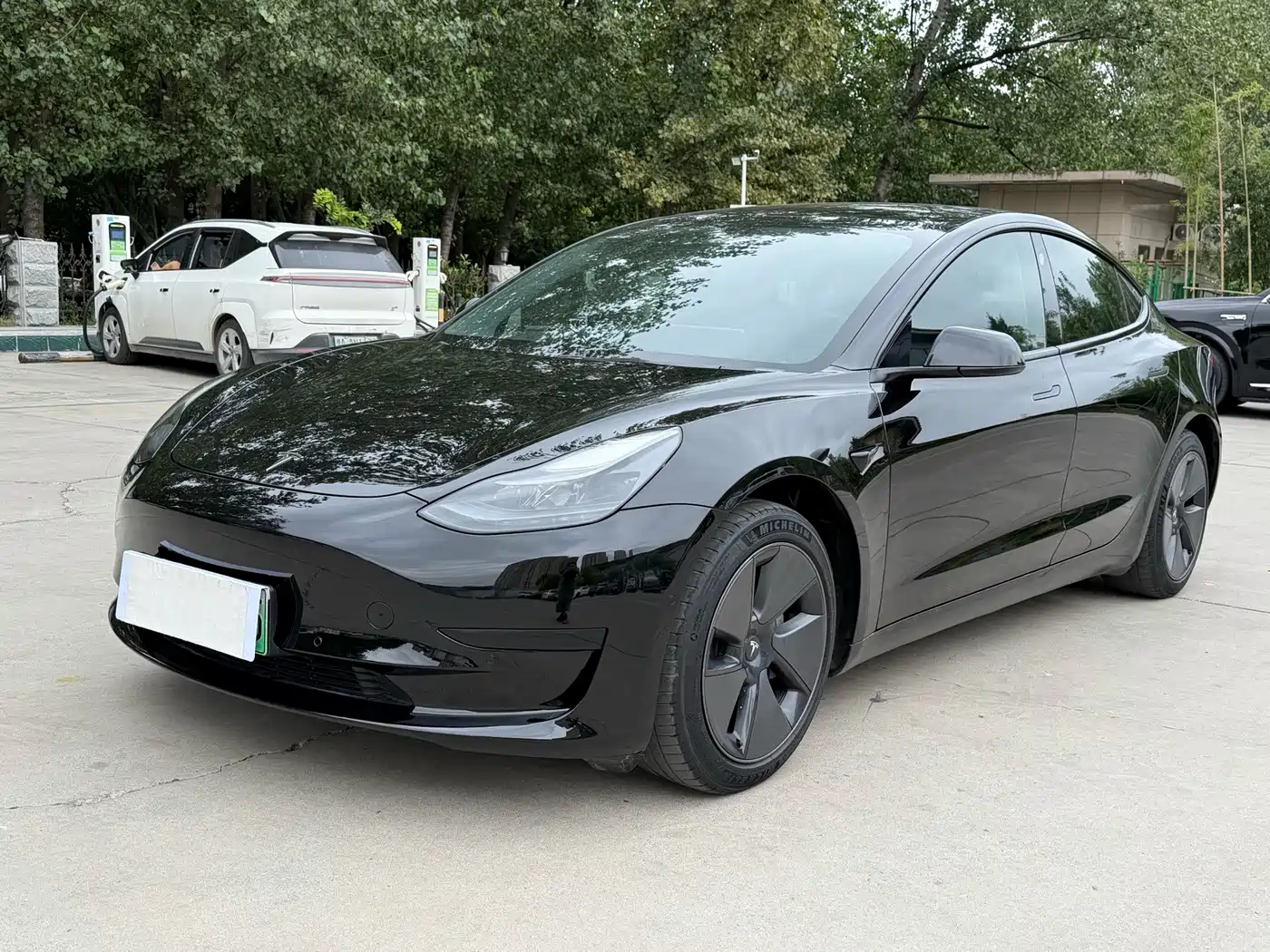 Фото 1 - Tesla Model 3