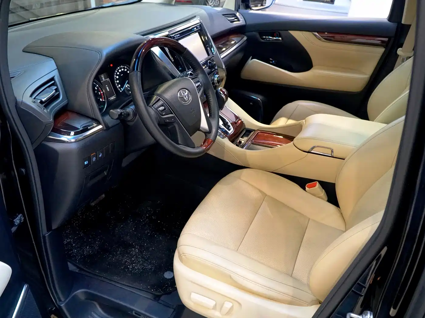 Toyota Alphard 2015 3.5L Luxury Edition фото 7