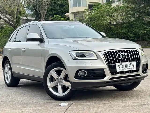 Audi Q5 2015 40 TFSI Technology — фото 3