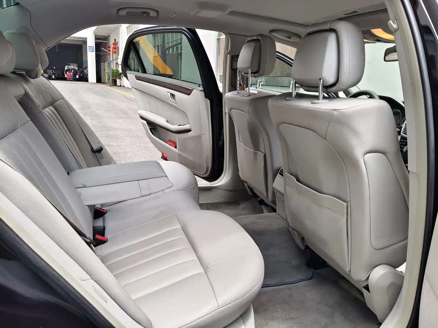 Mercedes-Benz E-Class 2013 E 300 L Elegance фото 5