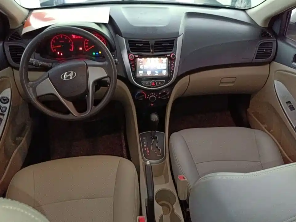 Hyundai Verna 2014 1.4L Automatic Smart GLS фото 8