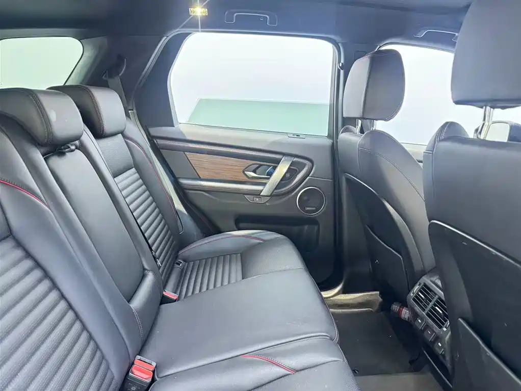 Land Rover Discovery Sport 2023 249PS R-Dynamic SE Performance Technology Version фото 7