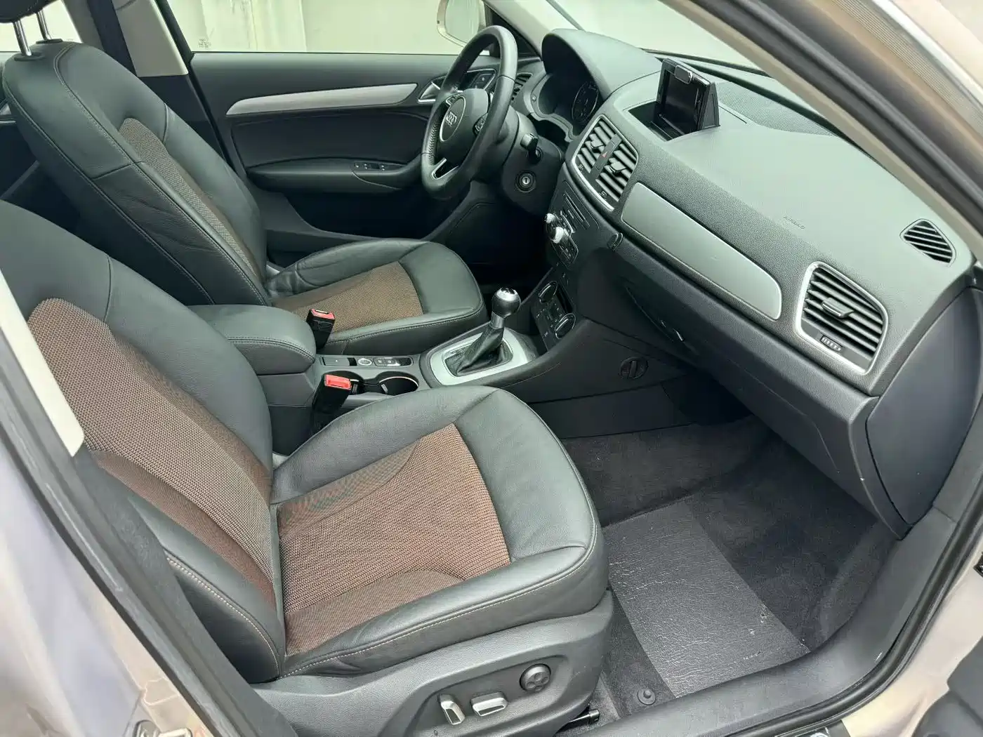 Photo 5 - Audi Q3